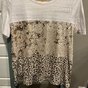 Fantastic Fawn sequence leopard color block tshirt